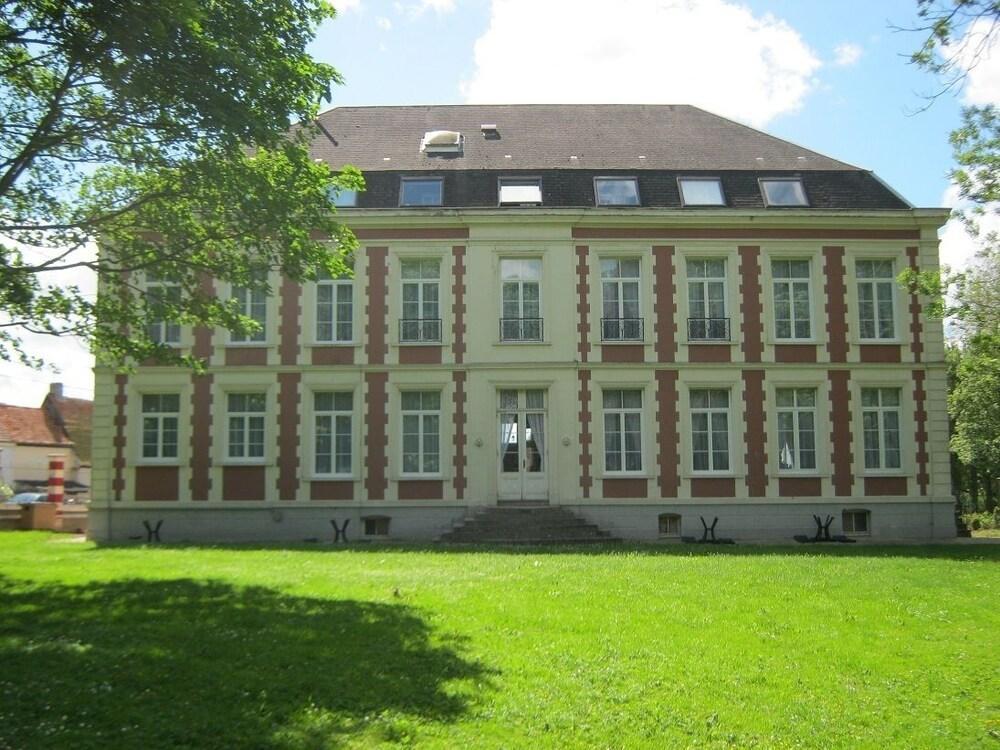 Chateau De Moulin Le Comte Aire-sur-la-Lys Exterior foto